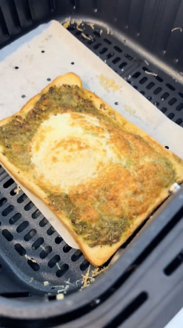 Pesto Eggy Bread