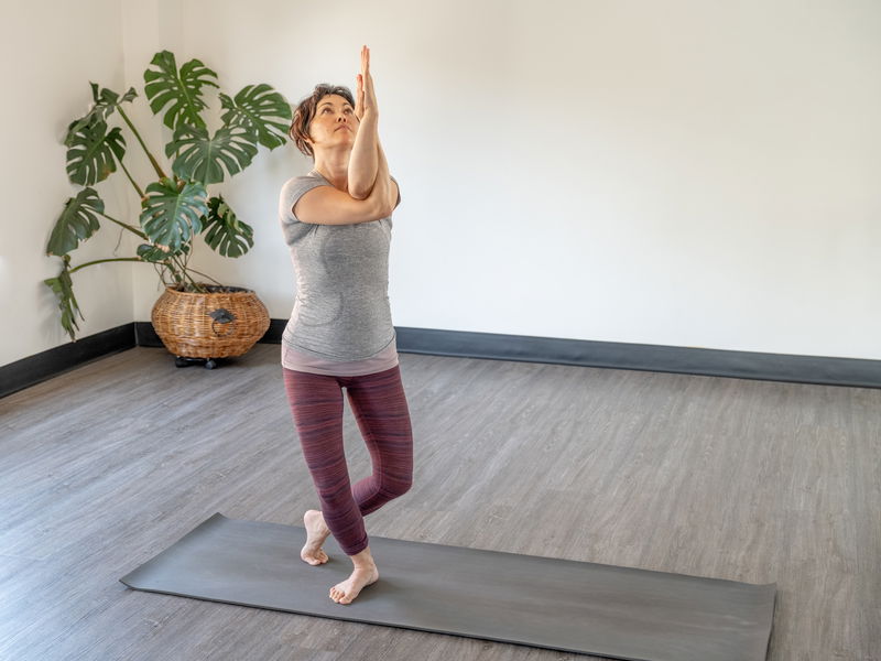 Grounding whole body flow ｜ 20min ｜ strength & balance