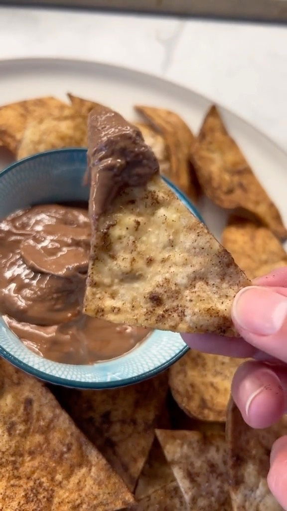 Cinnamon Nachos with Chocolate Dip 🍫