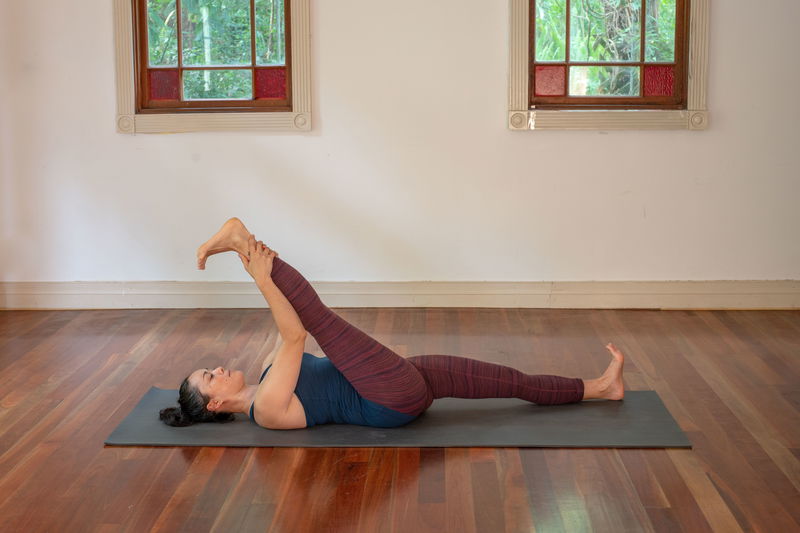 Yoga to relieve tired legs ｜ stretch ｜ unwind ｜ all levels ｜ 25min ｜