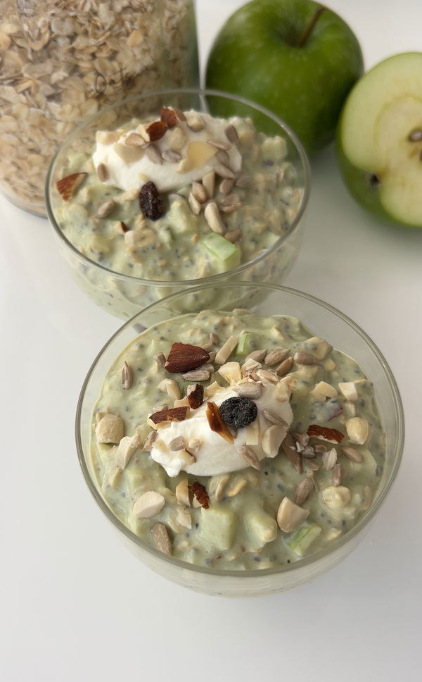Apple and Matcha Overnight Oats 🍏 🍵