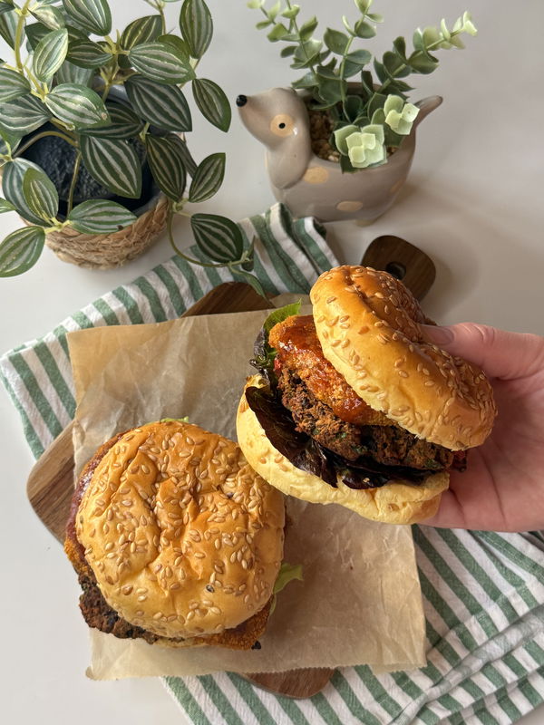 Hot honey crispy halloumi and bean burger