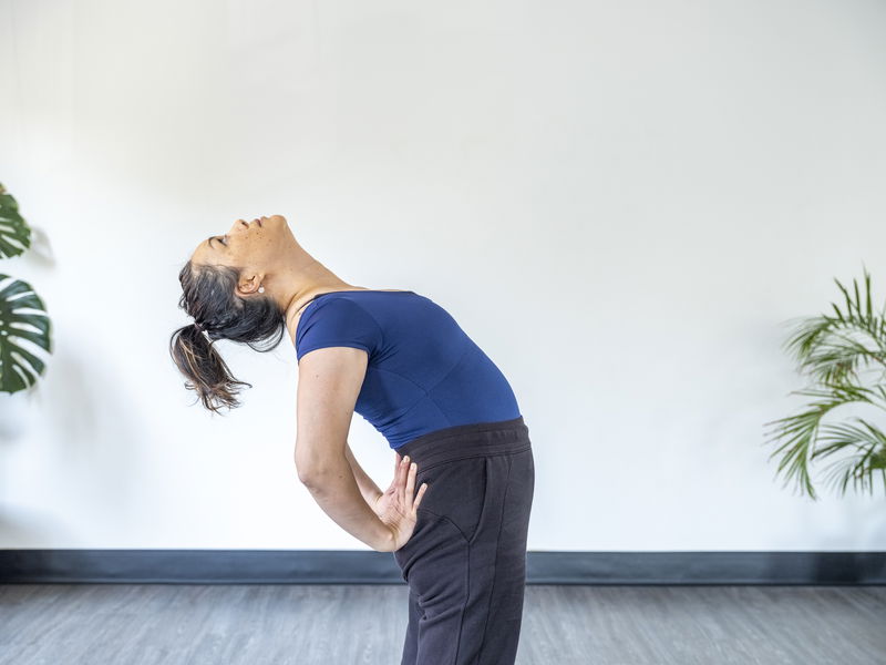 30 min Gentle full body yoga flow ｜ twists ｜ spine & hips