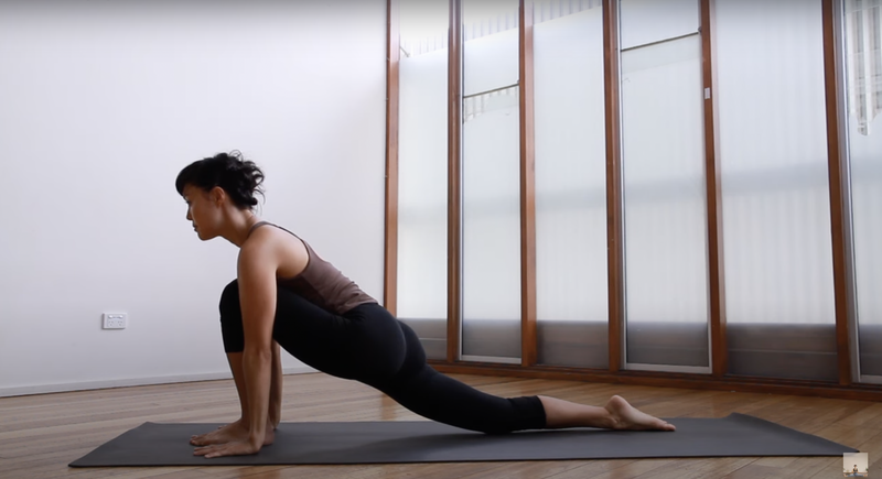 10 minute yoga flow ｜ full body flow ｜ Music by Riley Lee