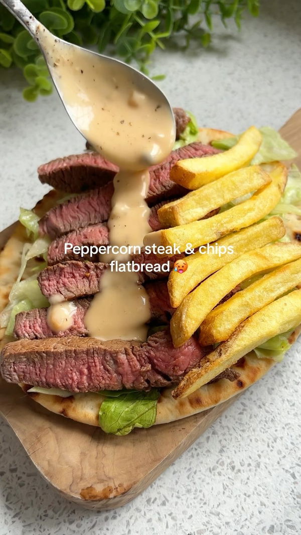 Peppercorn Steak & Chips Flatbread 🥩