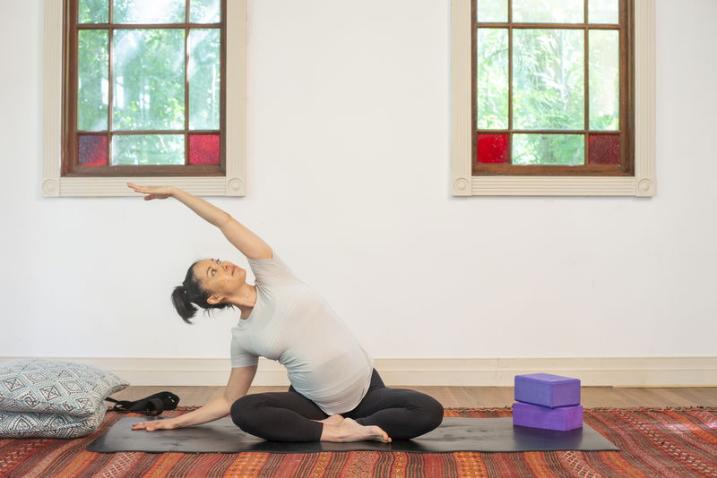 Prenatal Yoga for neck & shoulders 20min