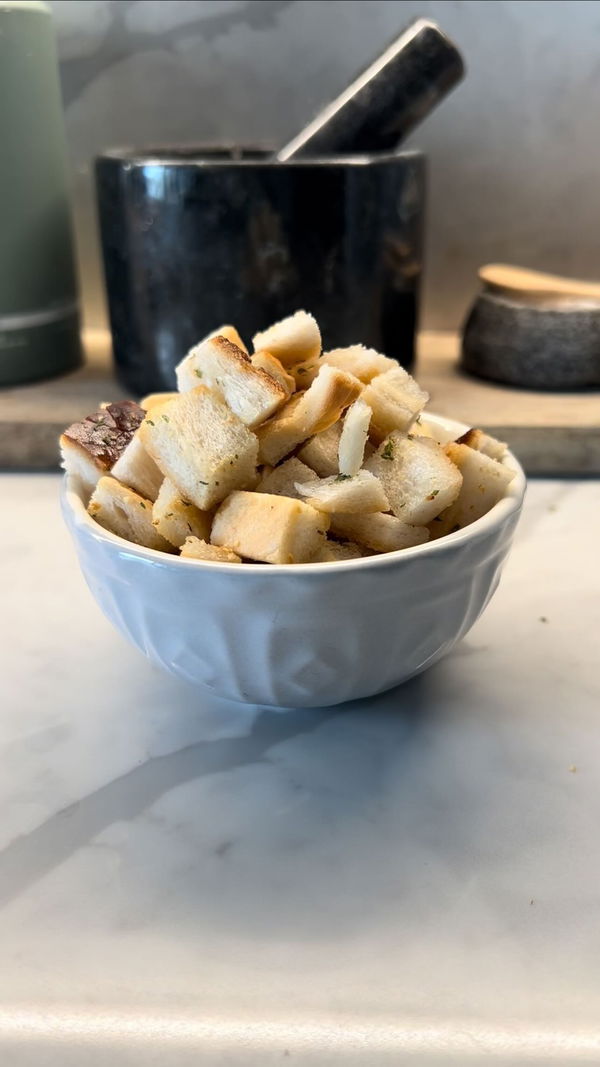 Garlic & Herb Croutons 🍞