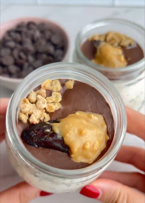 Sticky Date and Peanut Butter Overnight Oats