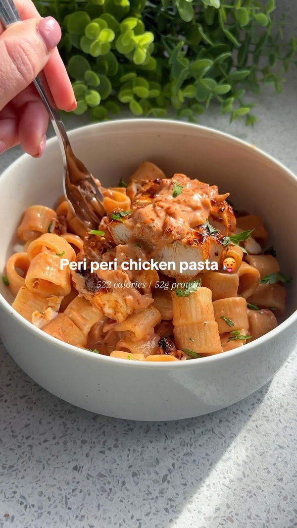 Cheesy Peri Peri Chicken Pasta 🥵