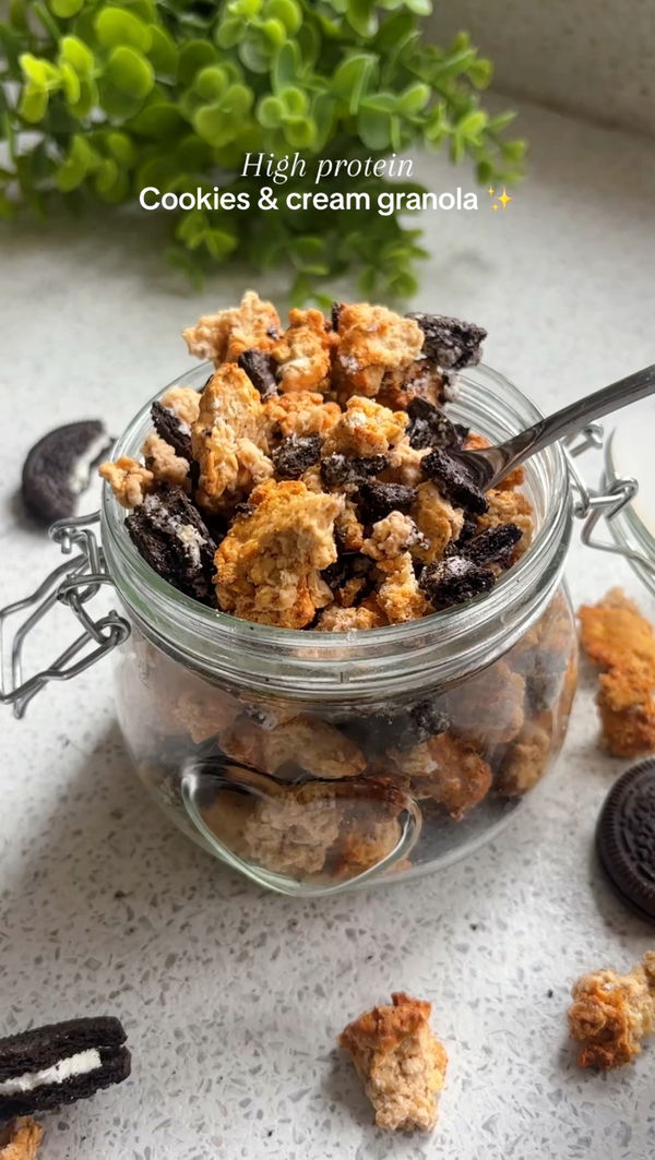 Cookies & cream granola