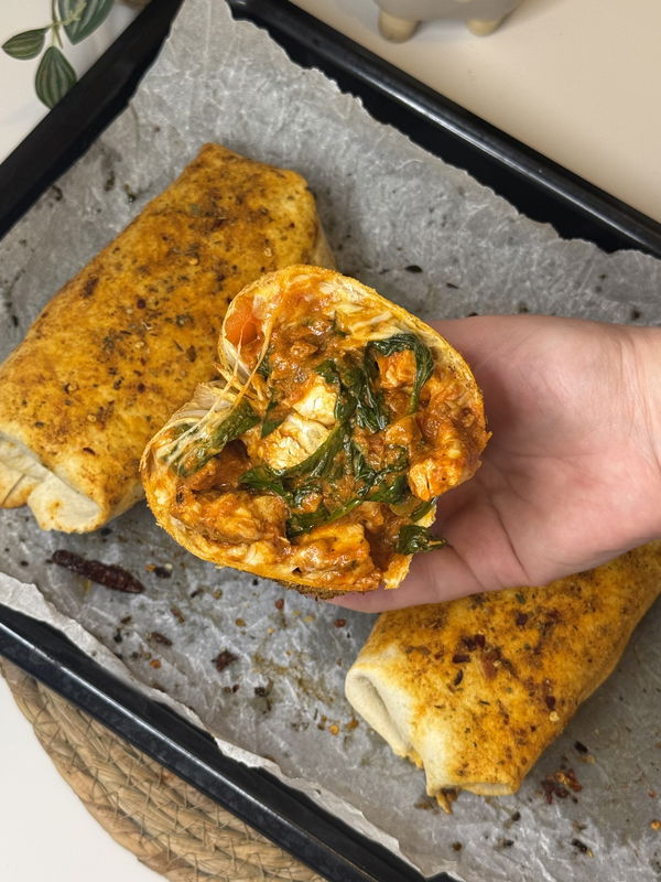 Creamy chilli chicken and spinach wraps