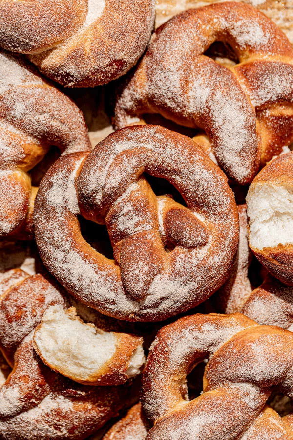 Soft Cinnamon Sugar Pretzels