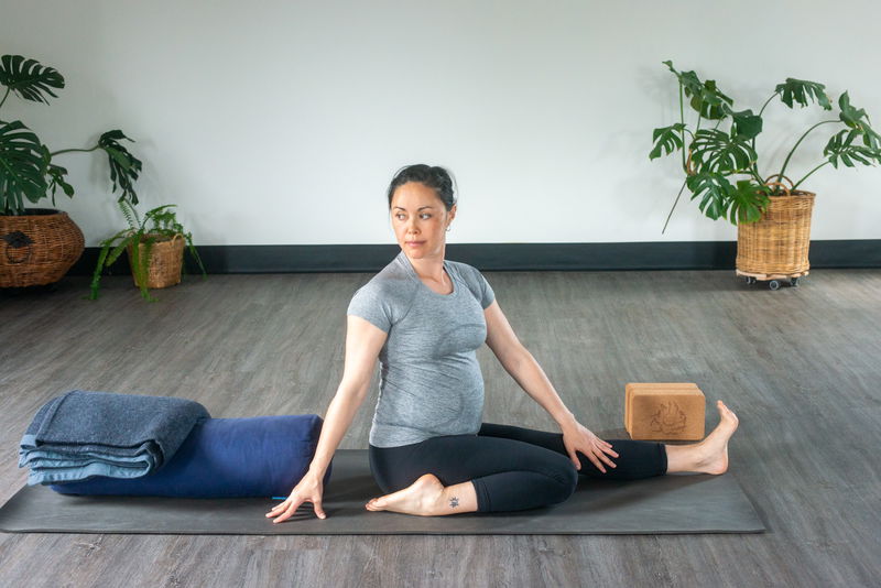 Prenatal yoga for fatigue ｜ 1st & 2nd trimester ｜ 35min