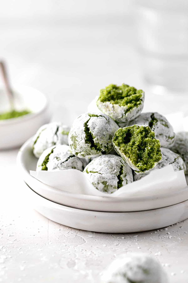 Matcha Amaretti Cookies