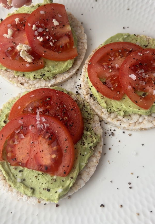 Avocado Cream Rice Cakes