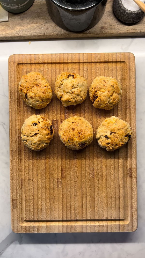 Feta & Sundried Tomato Scones 🍅