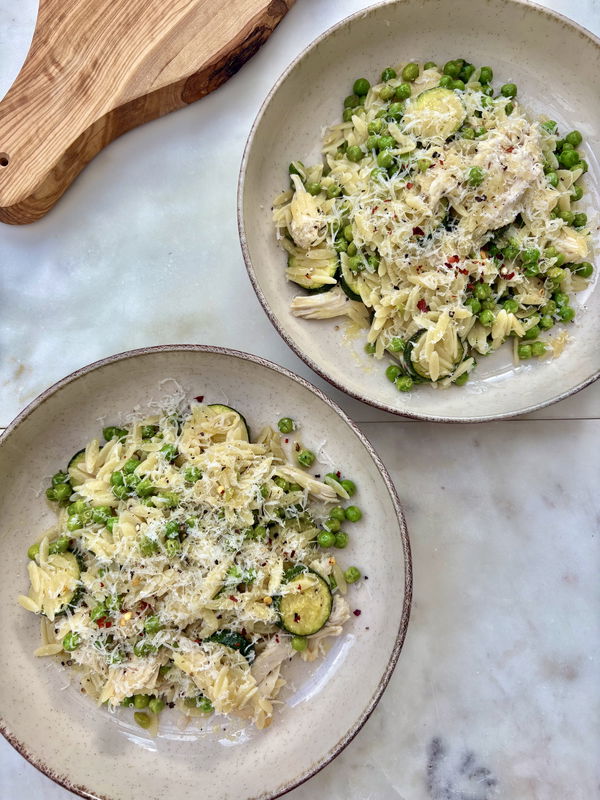 Lemony Orzo with Roast Chicken, Courgette, Peas & Garlic