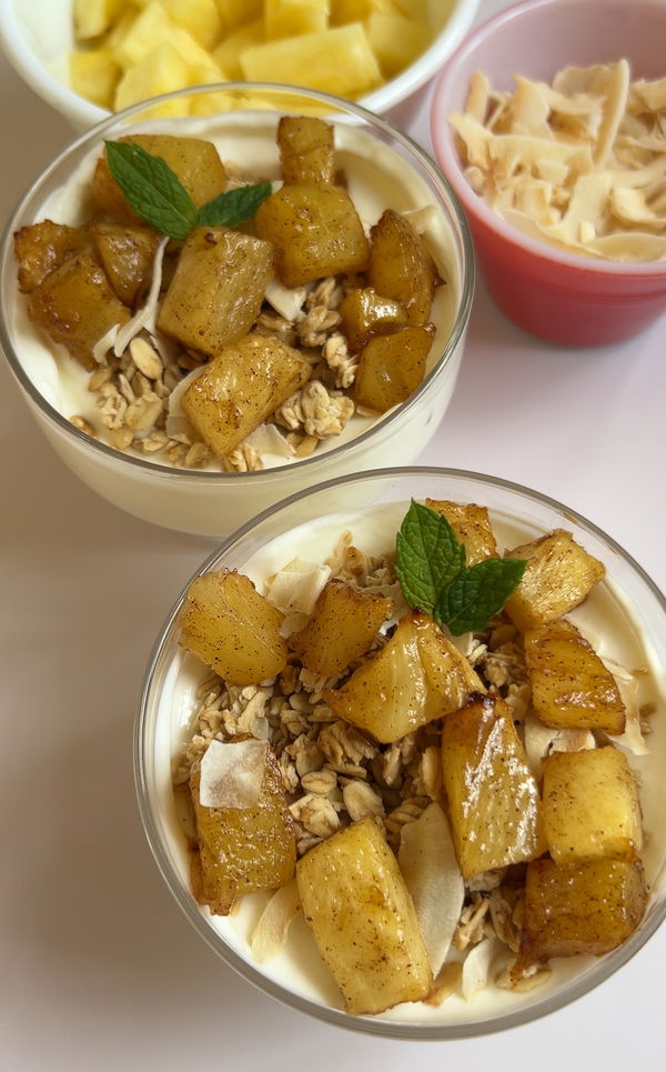 Roasted Pineapple and Coconut Yoghurt Bowl 🍍🥥