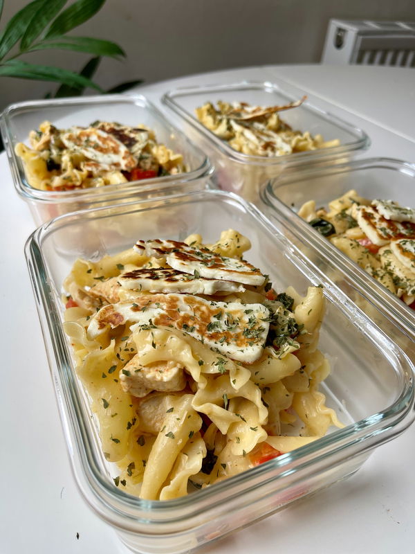 Hot Honey Halloumi & Chicken Pasta