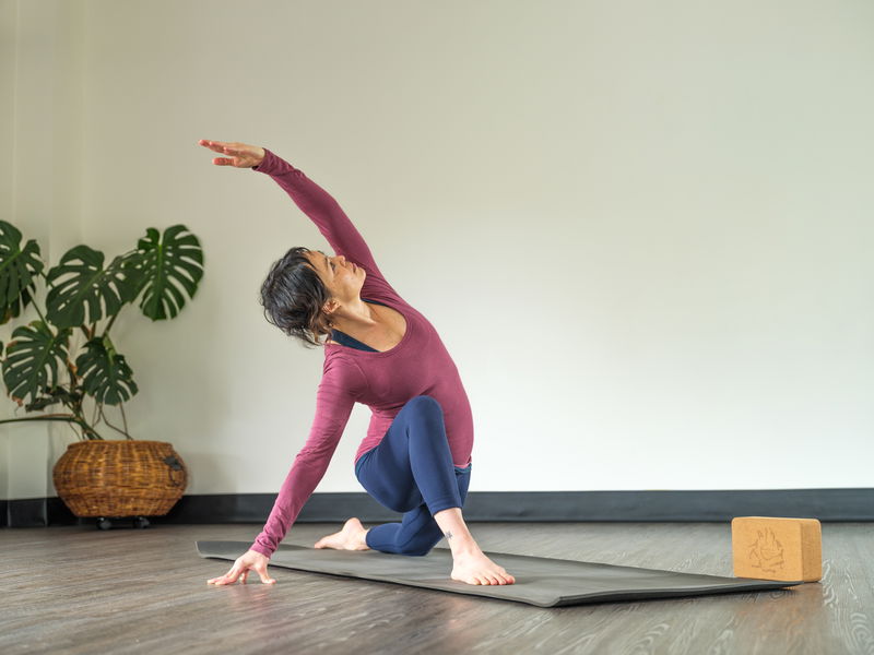 Day 11： Grounding yoga flow ｜ gentle ｜ upper & side body
