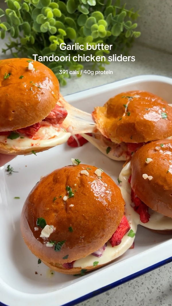 Garlic Butter Tandoori Chicken Sliders