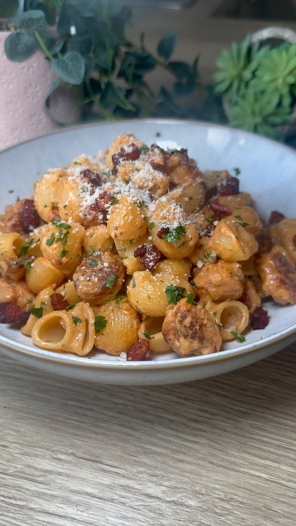 Creamy Parmesan Sausage and Bacon Pasta🥓