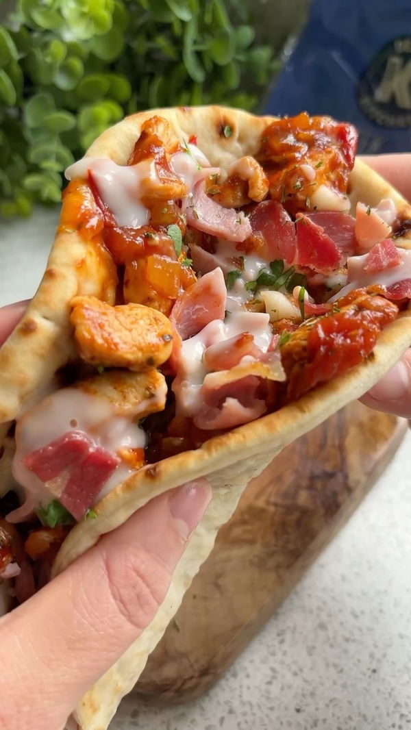 Hunters Chicken Flatbread with Bacon Bits Mayo 🥵