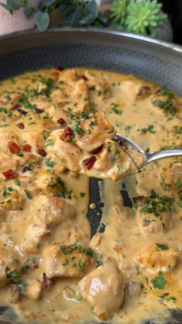 Chicken and Chorizo in a Creamy Garlic Sauce🍗