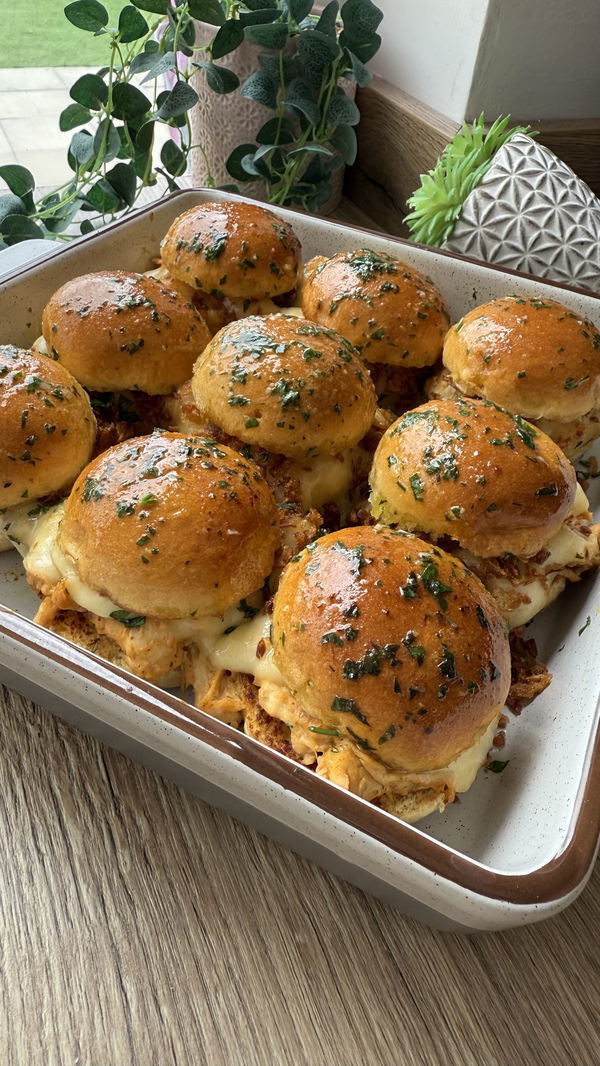 Honey mustard chicken sliders