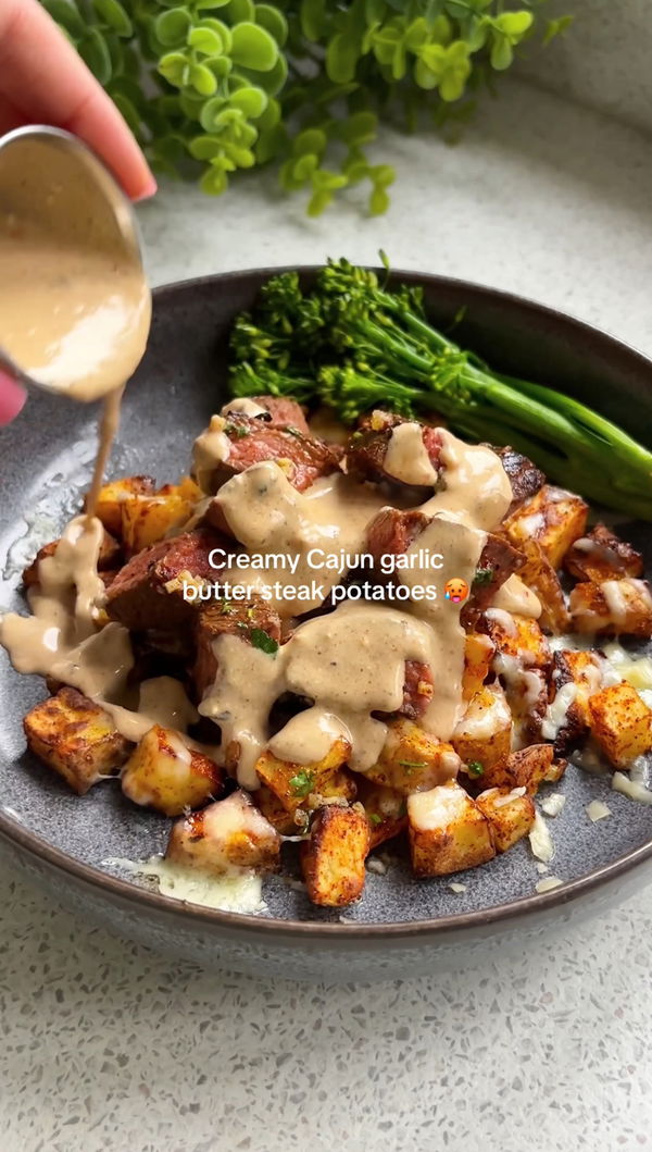 Creamy cajun garlic butter steak potatoes 🥵