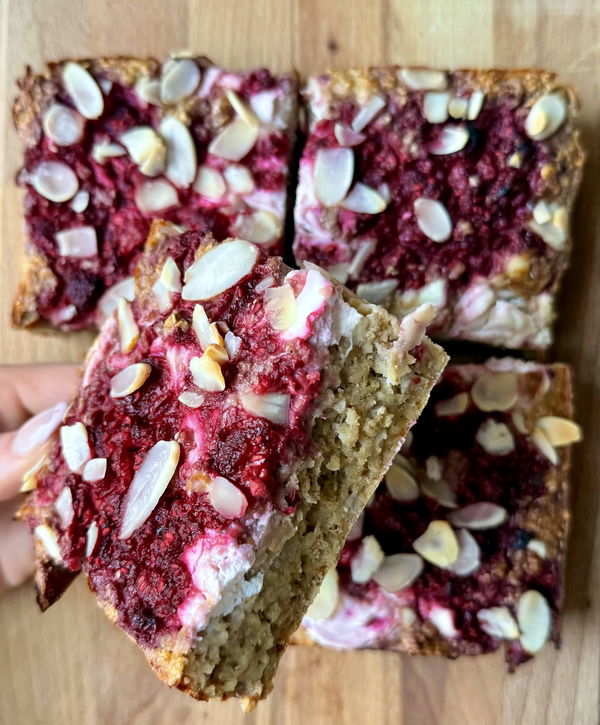 Raspberry & Almond Cheesecake Baked Oats