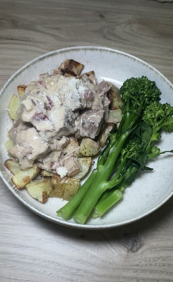 Peppercorn Garlic Steak Loaded Tatties