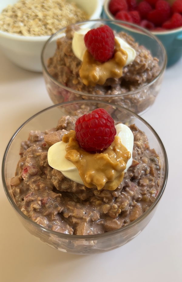 Peanut Butter, Chocolate and Raspberry Bircher Oats 🥜🍫🍓