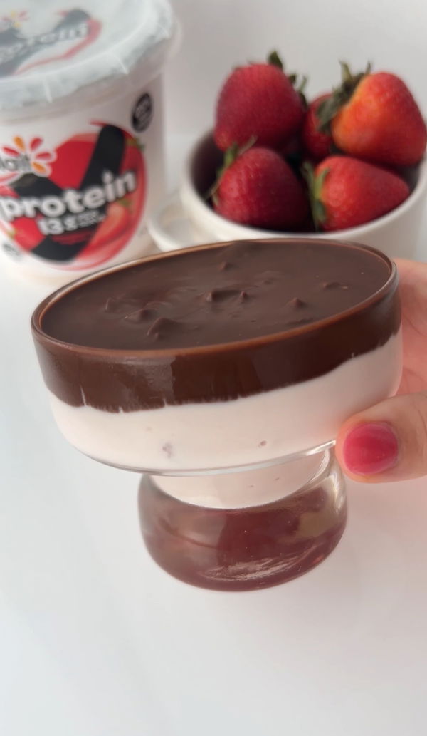 Chocolate Shell Strawberry Yoghurt Bowl