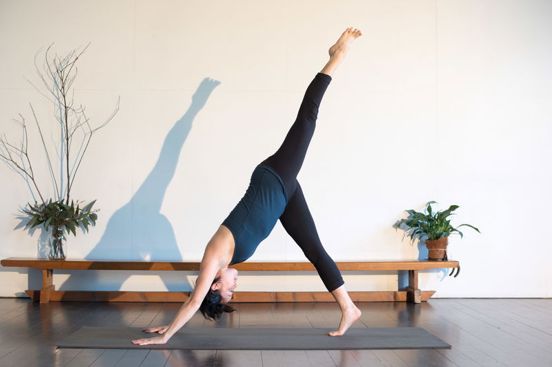 Heart-opening & back-strengthening vinyasa flow (35min)