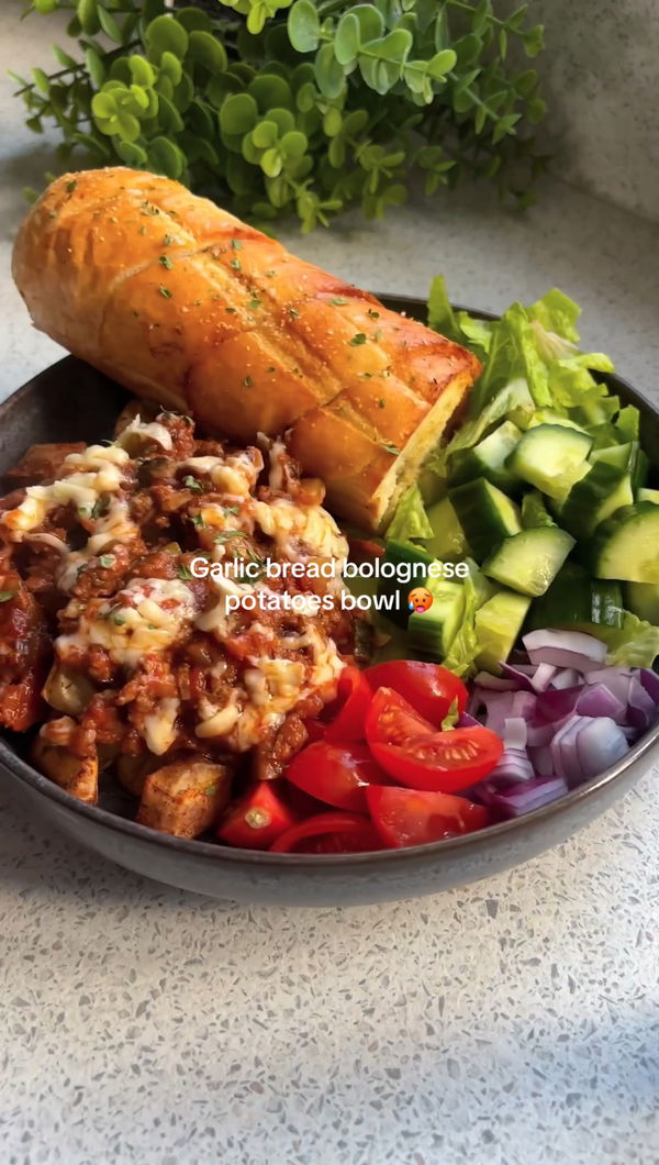 Fully loaded bolognese bowl 🥵