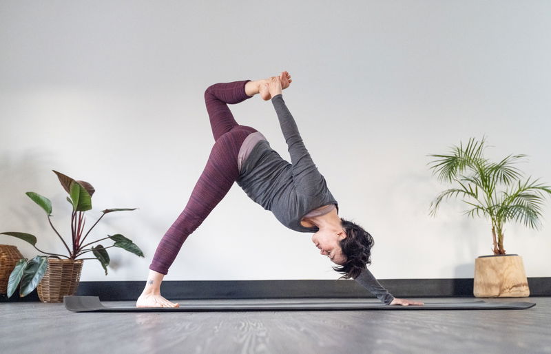 Longevity morning yoga flow ｜ healthy spine ｜ hips & lower back ｜ 35min