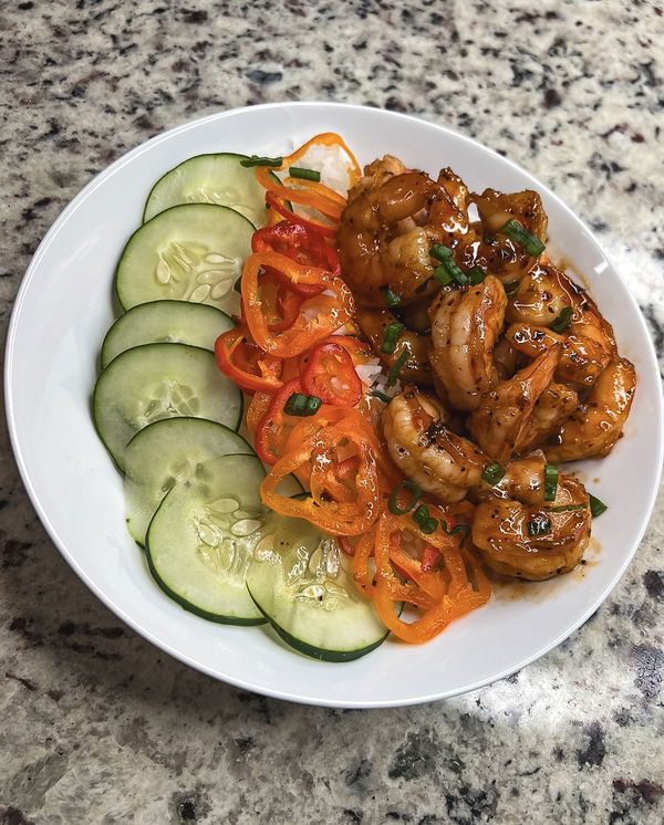 Honey Sriracha Shrimp Rice Bowl